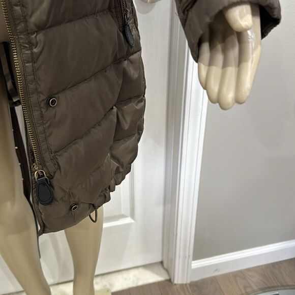 BURBERRY BRIT WINTERLEIGH DOWN COAT. DARK OLIVE - Picture 6 of 16